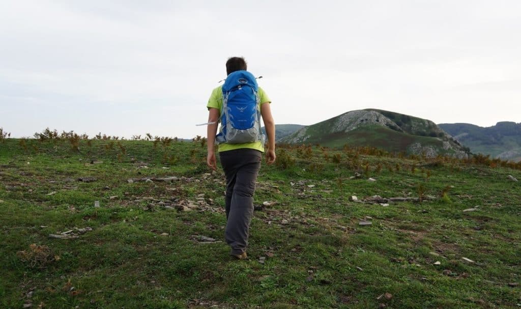 Dans la montagne sicilienne avec le sac à dos