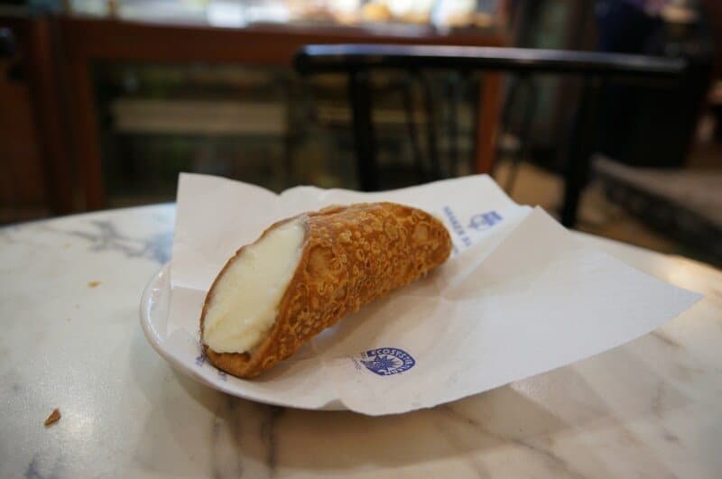 Cannolo de ricotta classique