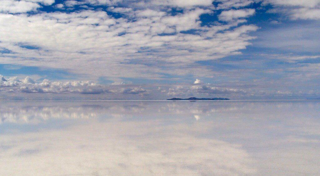 Uyuni sous eau, reflet du ciel, désert de sel, Bolivie