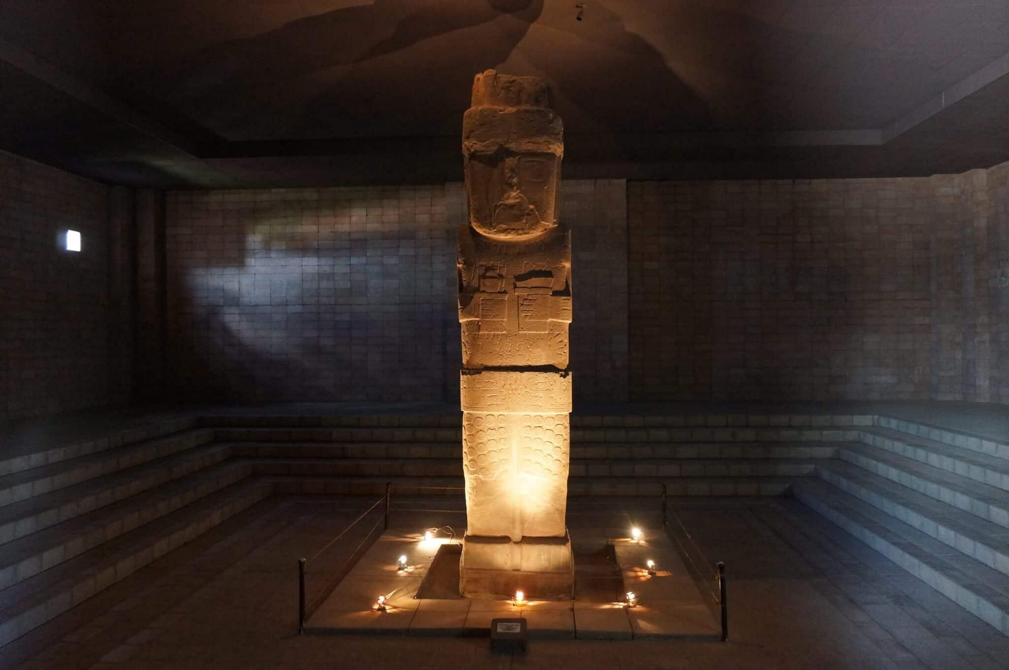 Musée Tiwanaku, Monolithe, Bennett, prêtre, Tiahuanacu, Bolivie