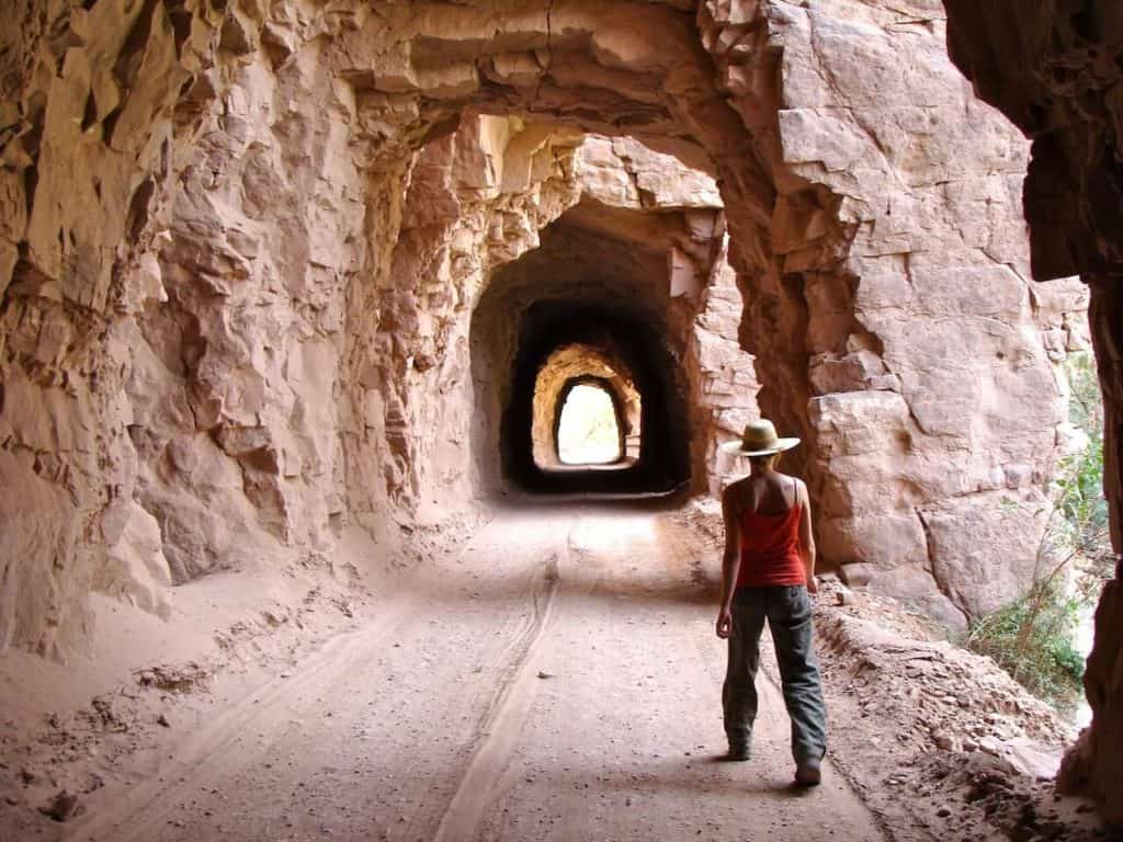 Bolivie, tunnel, marche, voyage