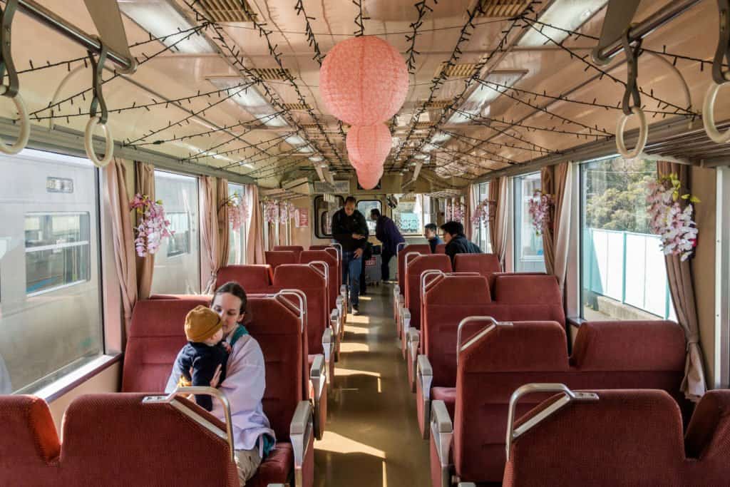 Shikoku, pèlerinage, pèlerin, famille, bébé, Japon, voyage, sakura, train