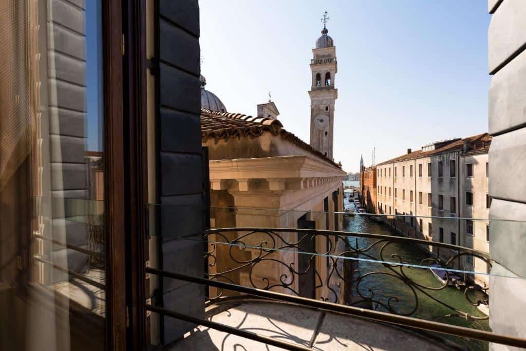 vue liassidi palace venise