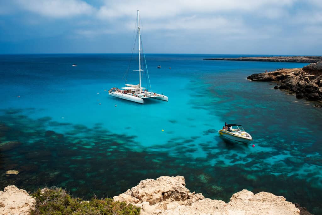 catamaran santorin