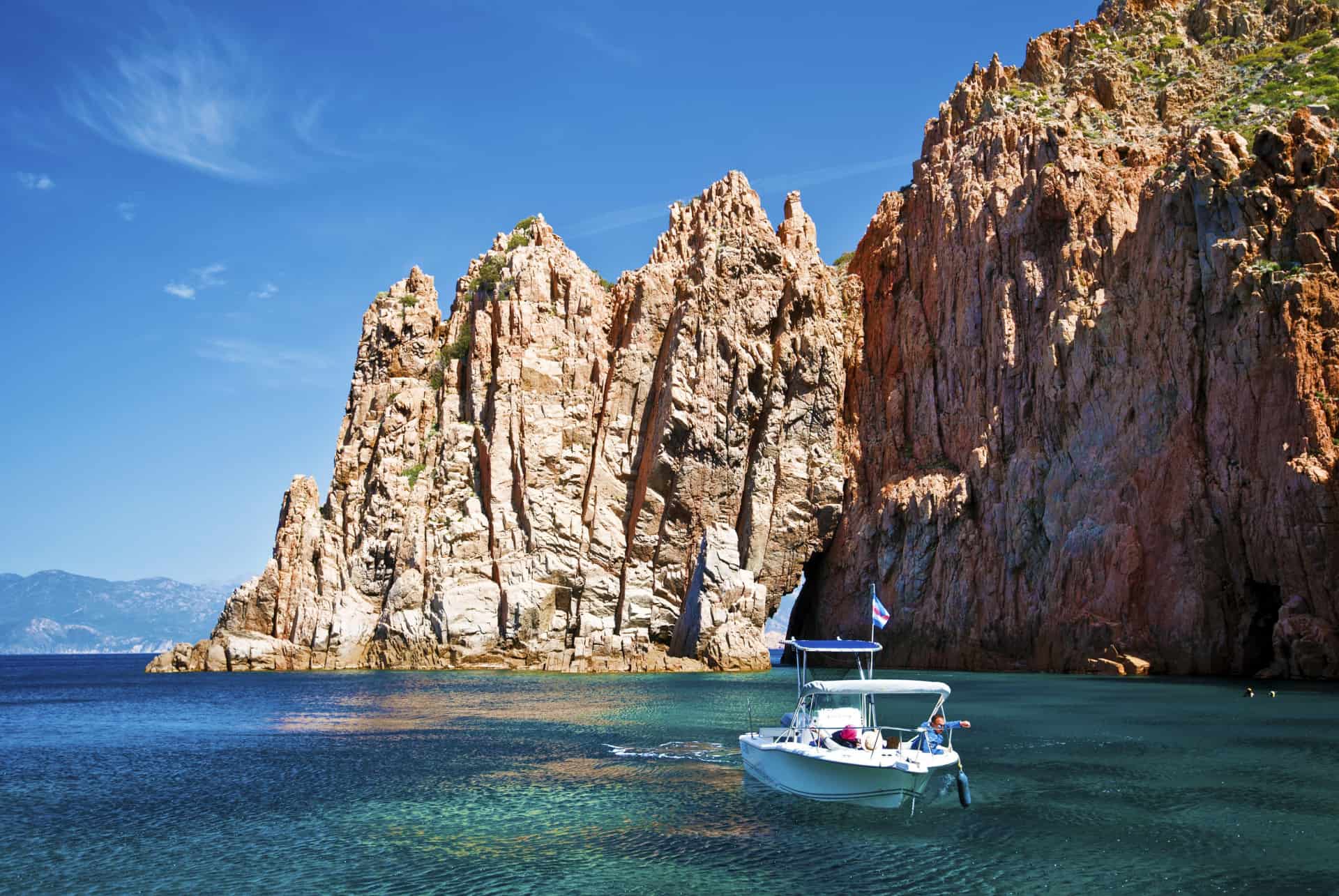 visiter les calanques de piana bateau