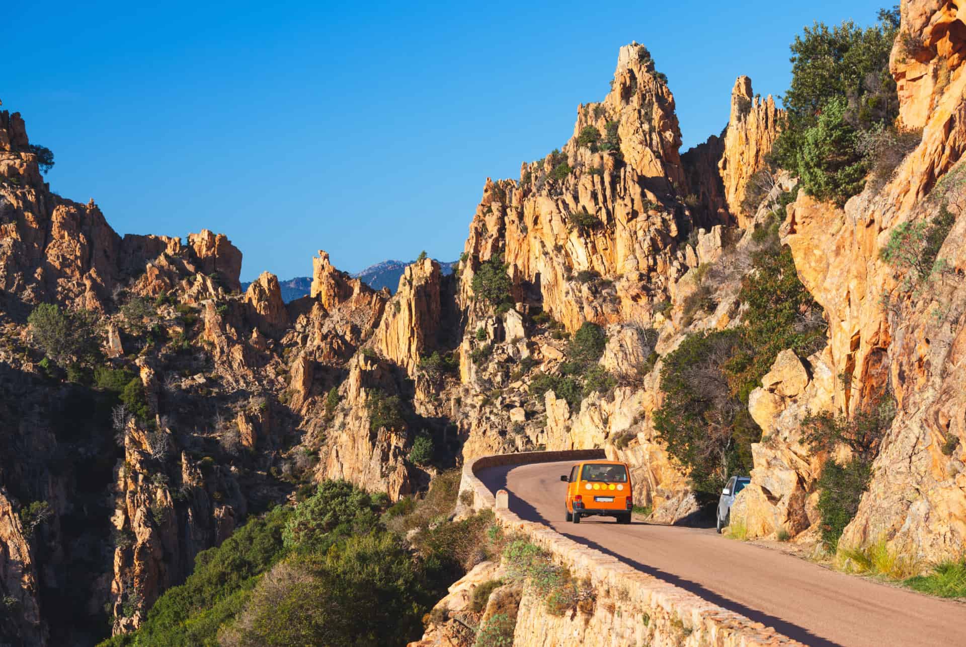 visiter les calanques de piana route