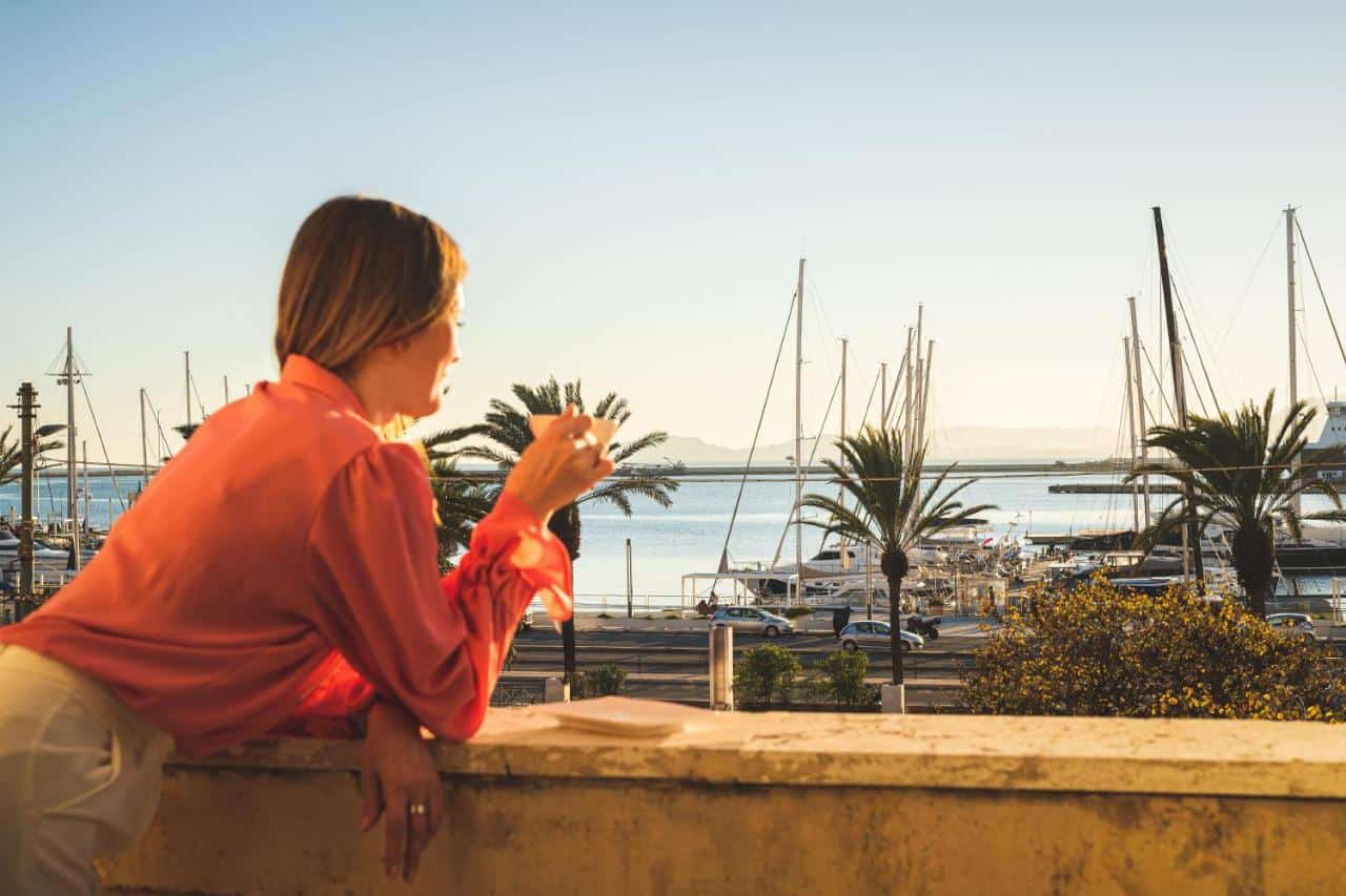 ou dormir en sardaigne cagliari vue port