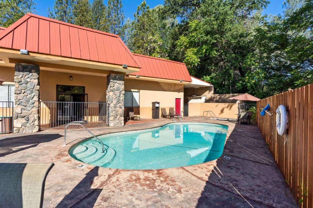 best western plus yosemite way station