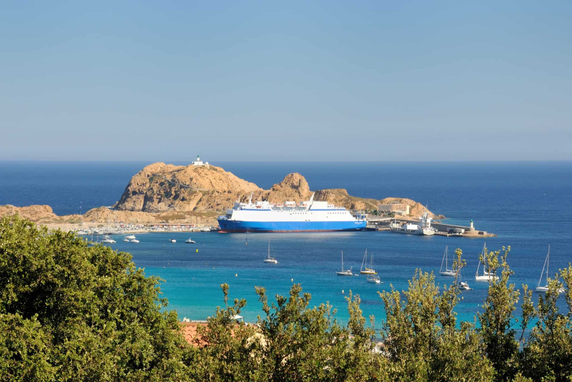 ferry ile rousse en corse