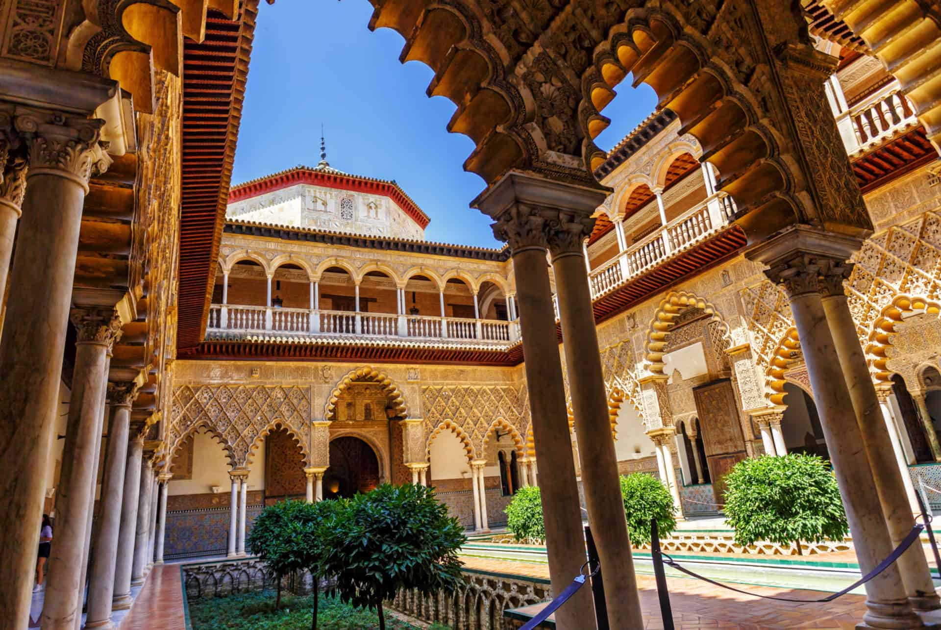 palais alcazar de seville