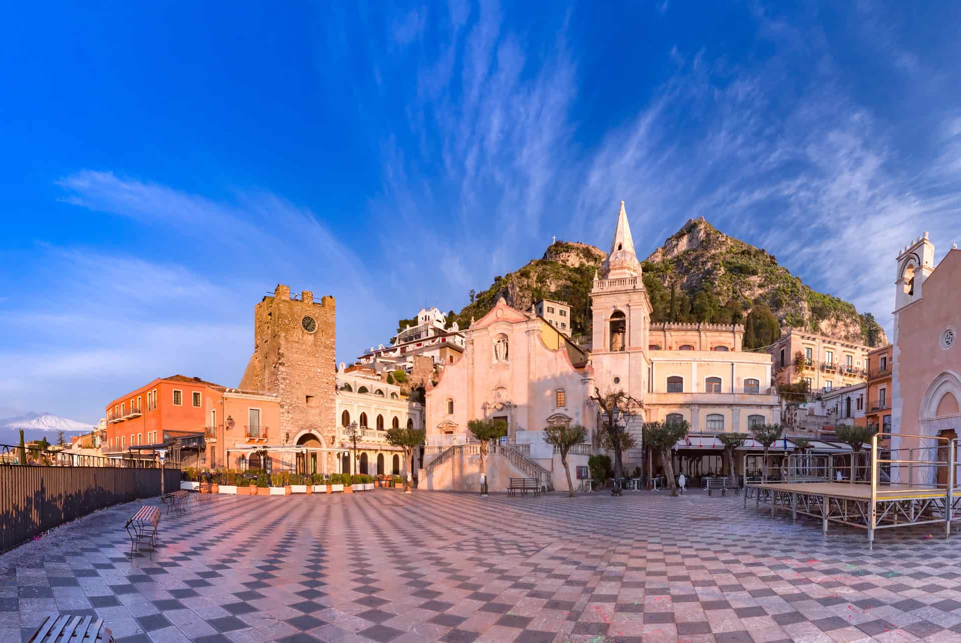 piazza ix aprile taormina