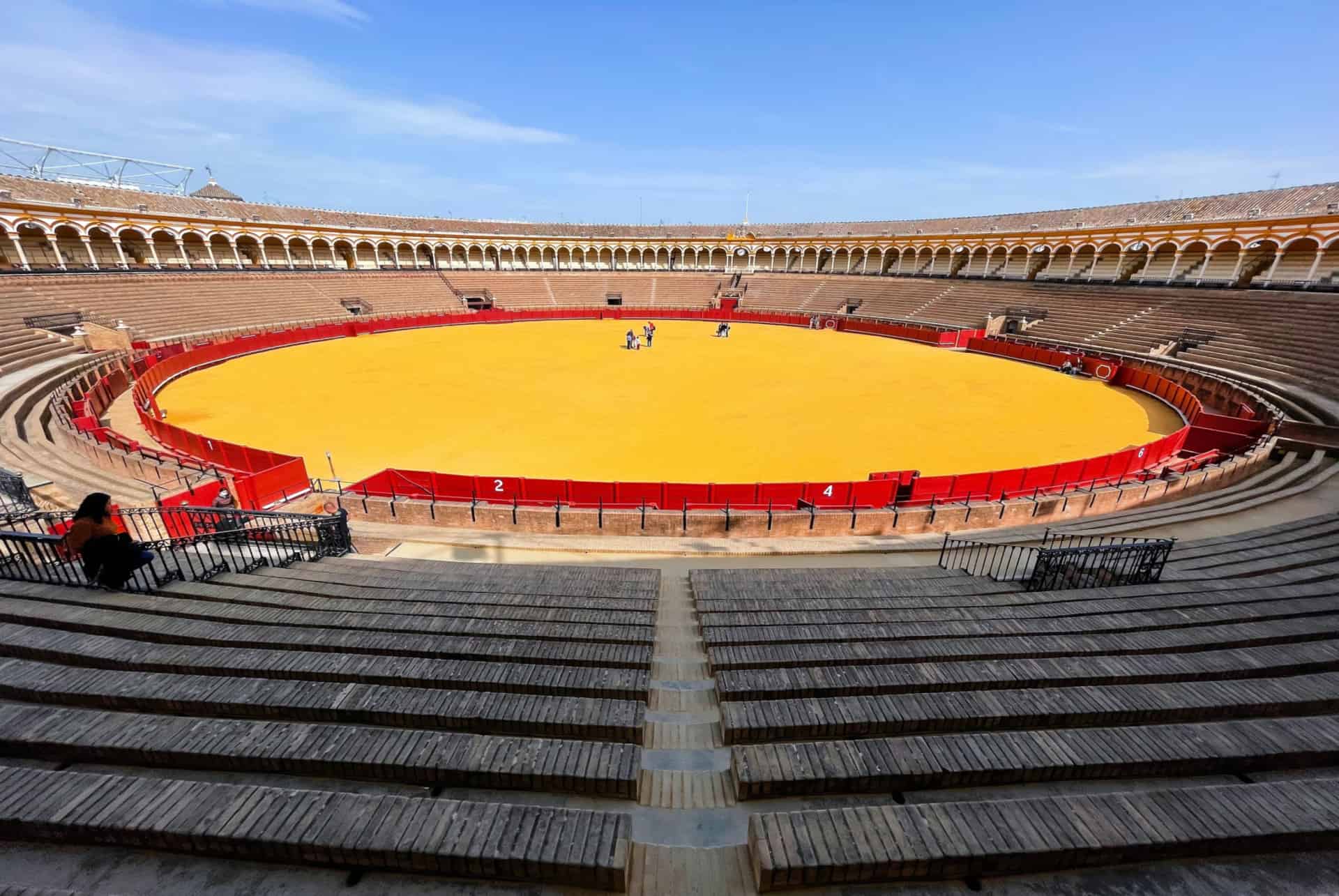 que faire a seville visiter les arenes