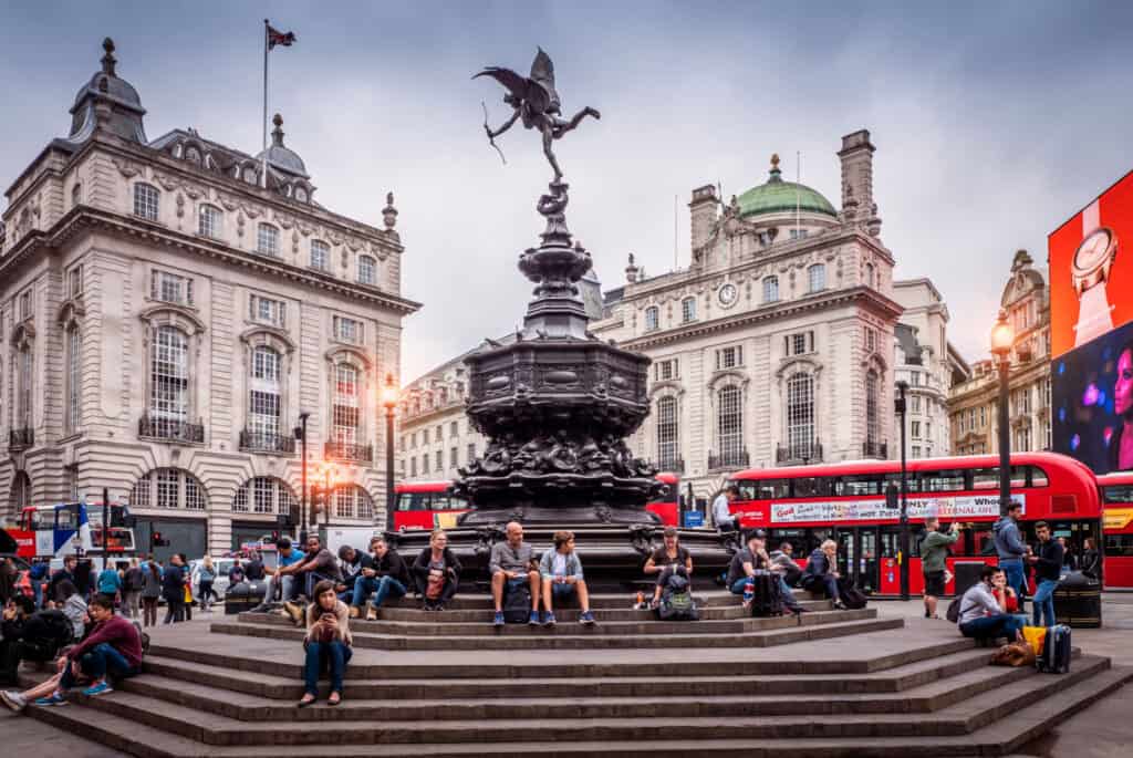 piccadilly circus