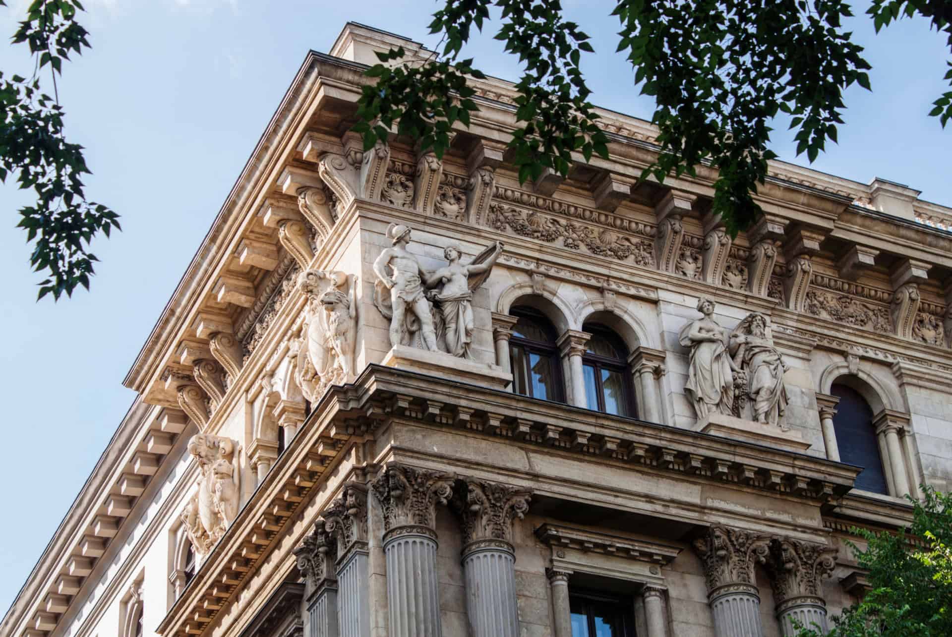 batiment historique à l'avenue Andrassy budapest
