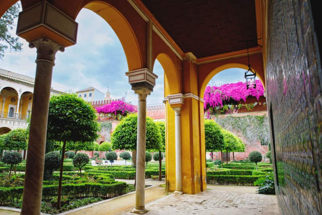 seville en mars casa pilatos