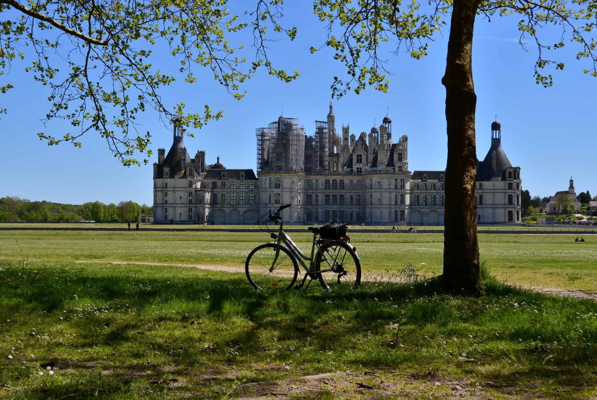 visiter chateaux loire velo