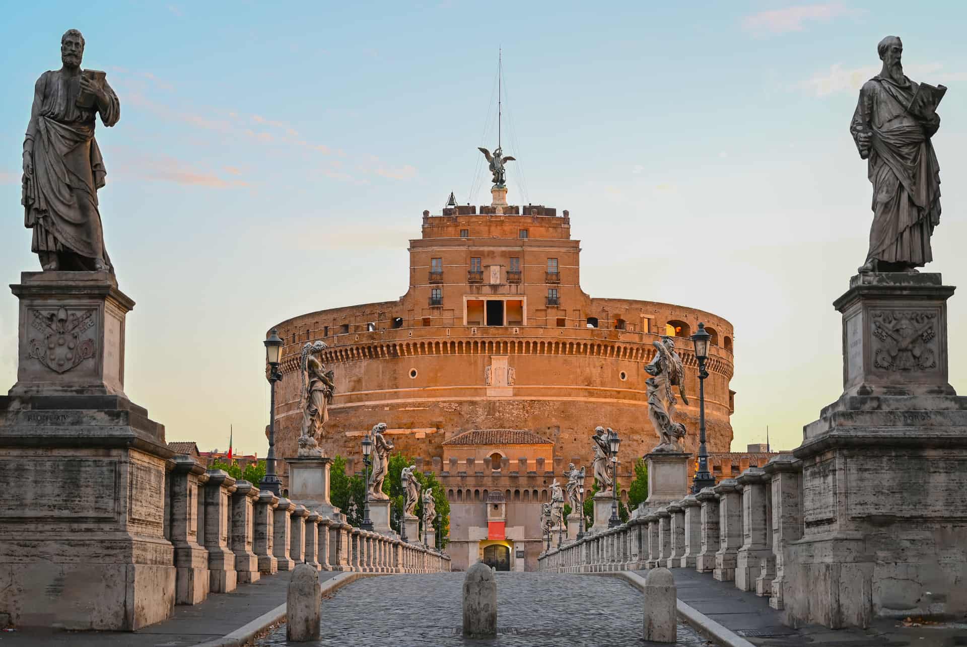 chateau saint ange rome en avril