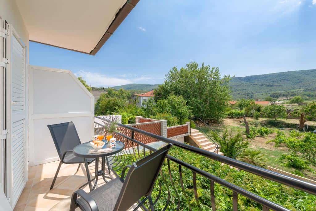 B&B aurora ile hvar