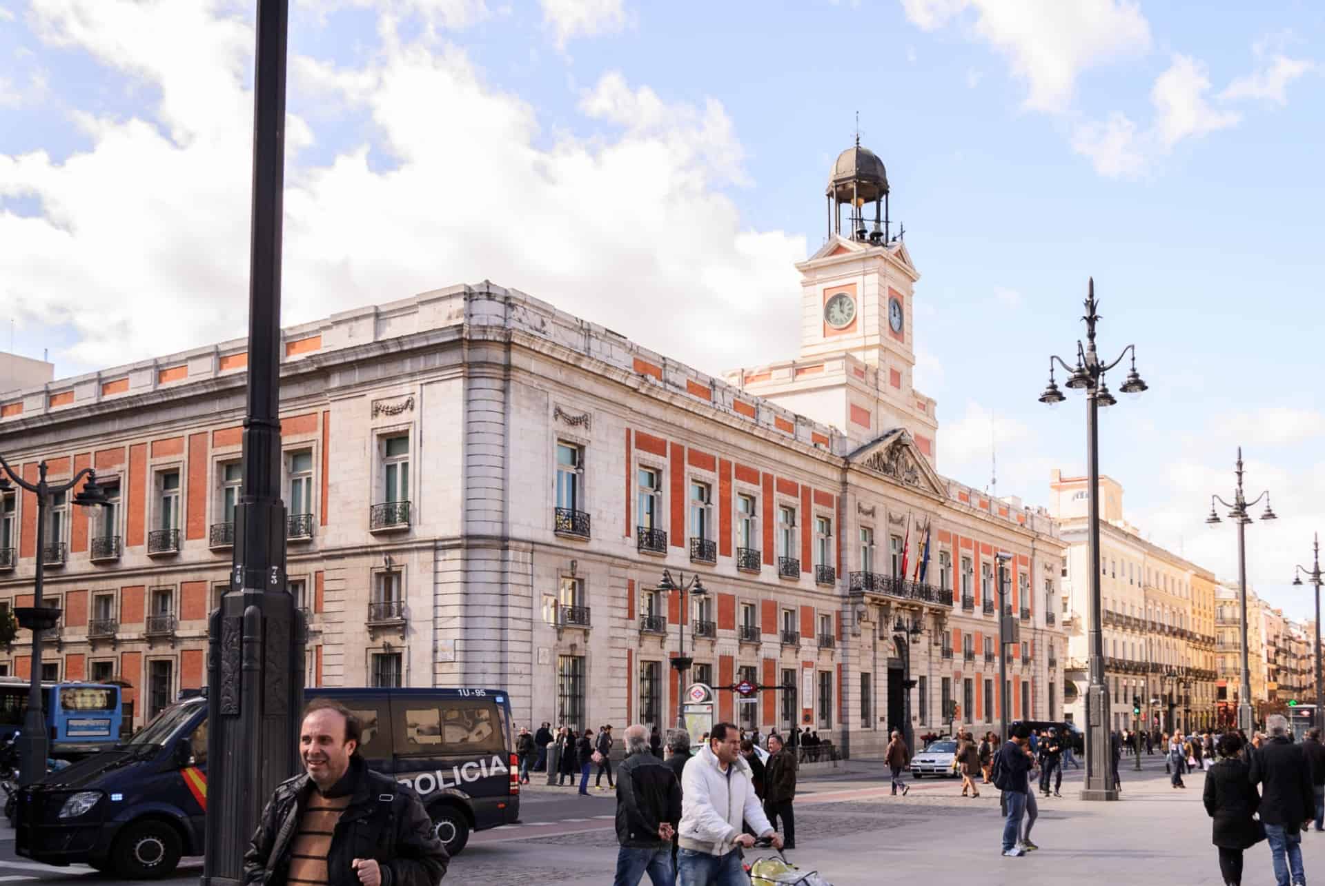 plaza de la puerta del sol madrid