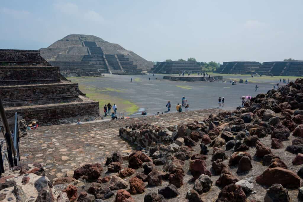 pyramide lune teotihuacan