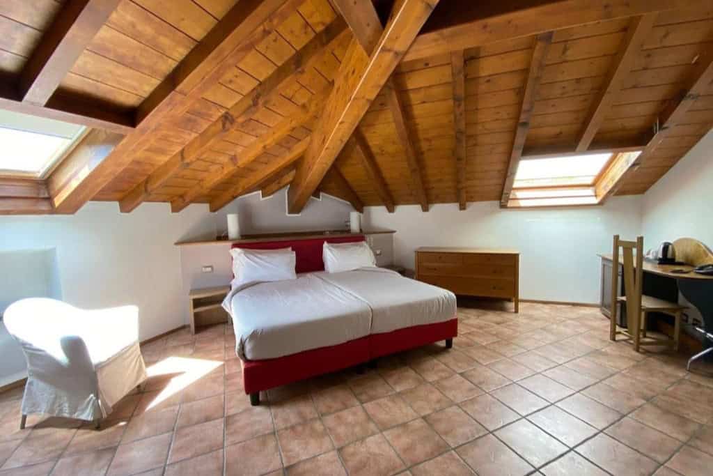 hotel lenno
