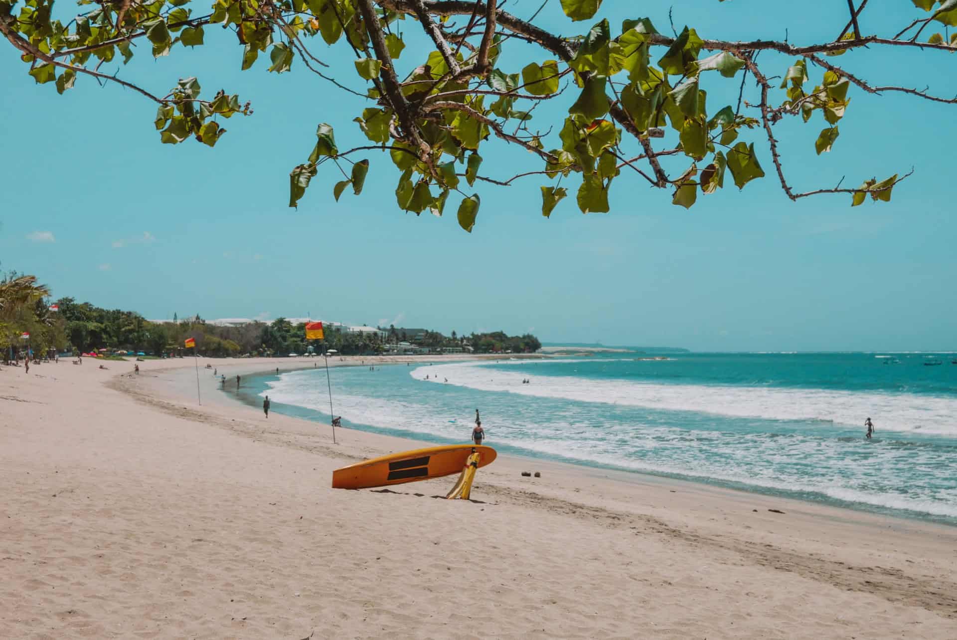 plage de kuta bali en mars