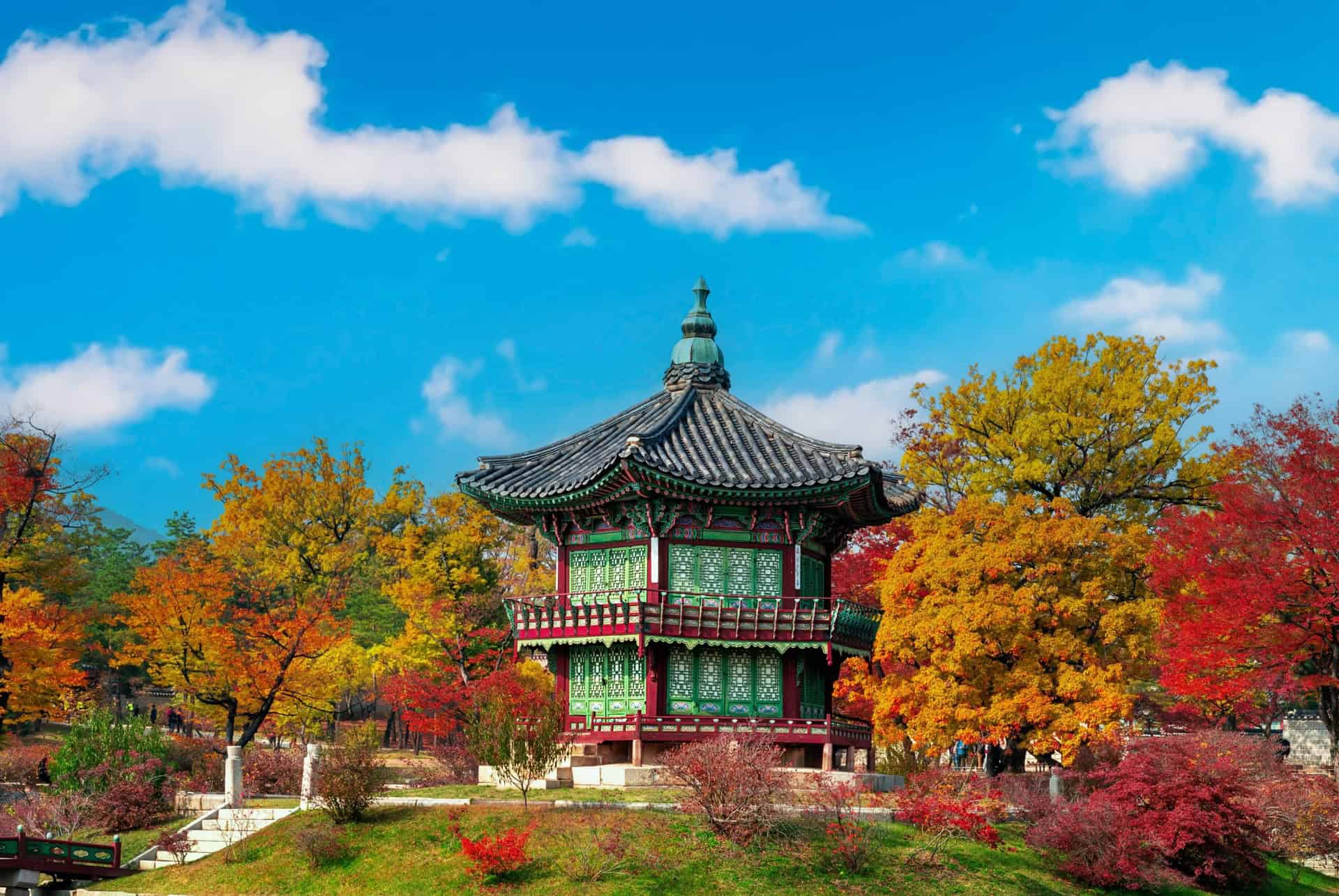 pavillon de hyangwonjeong au palais de gyeongbokgung