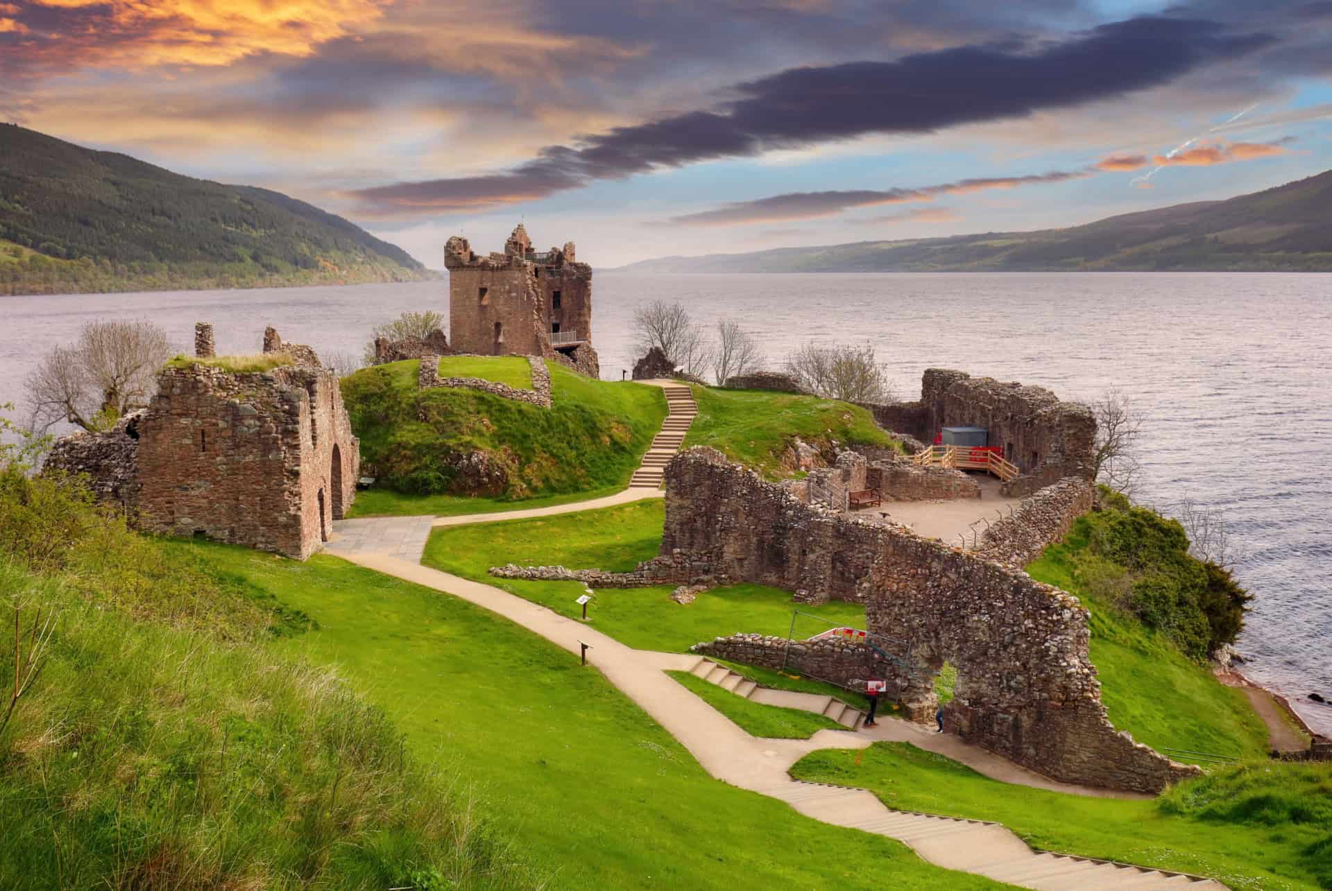 chateau urquhart loch ness ecosse