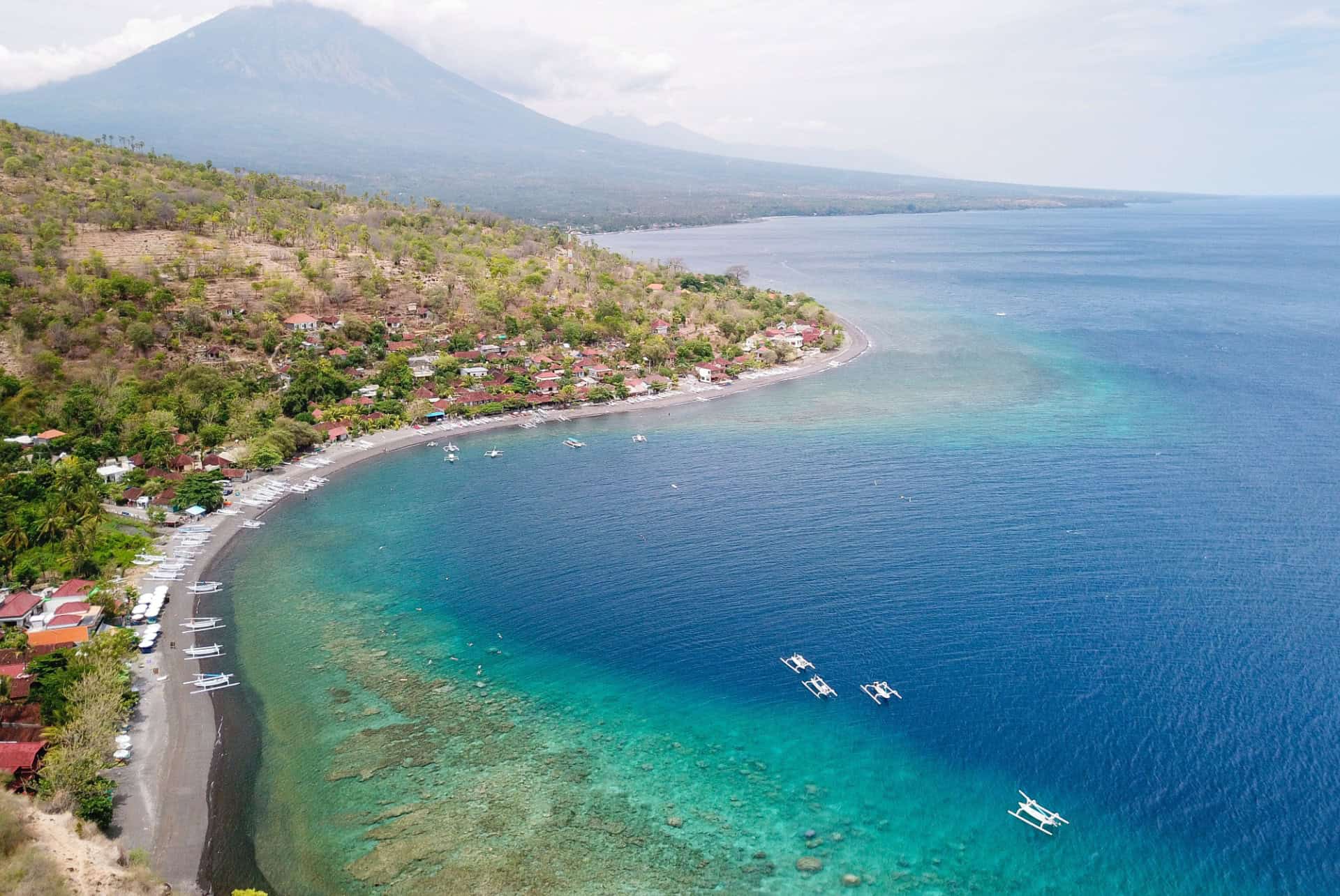 plage amed bali