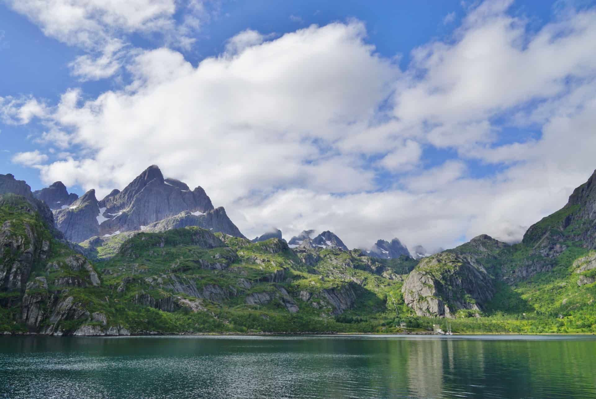 trollfjord lofoten