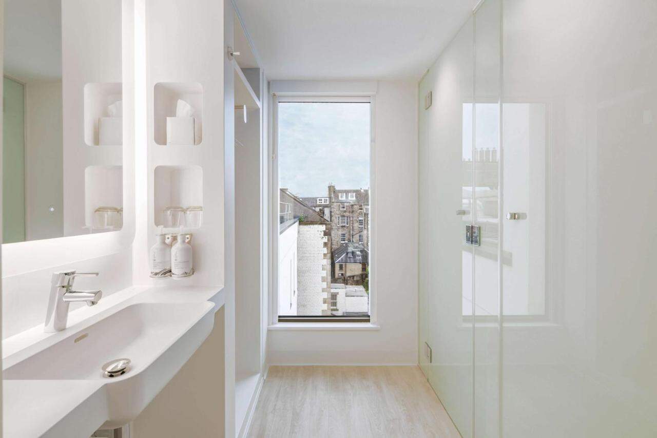 yotel edinburgh salle de bain