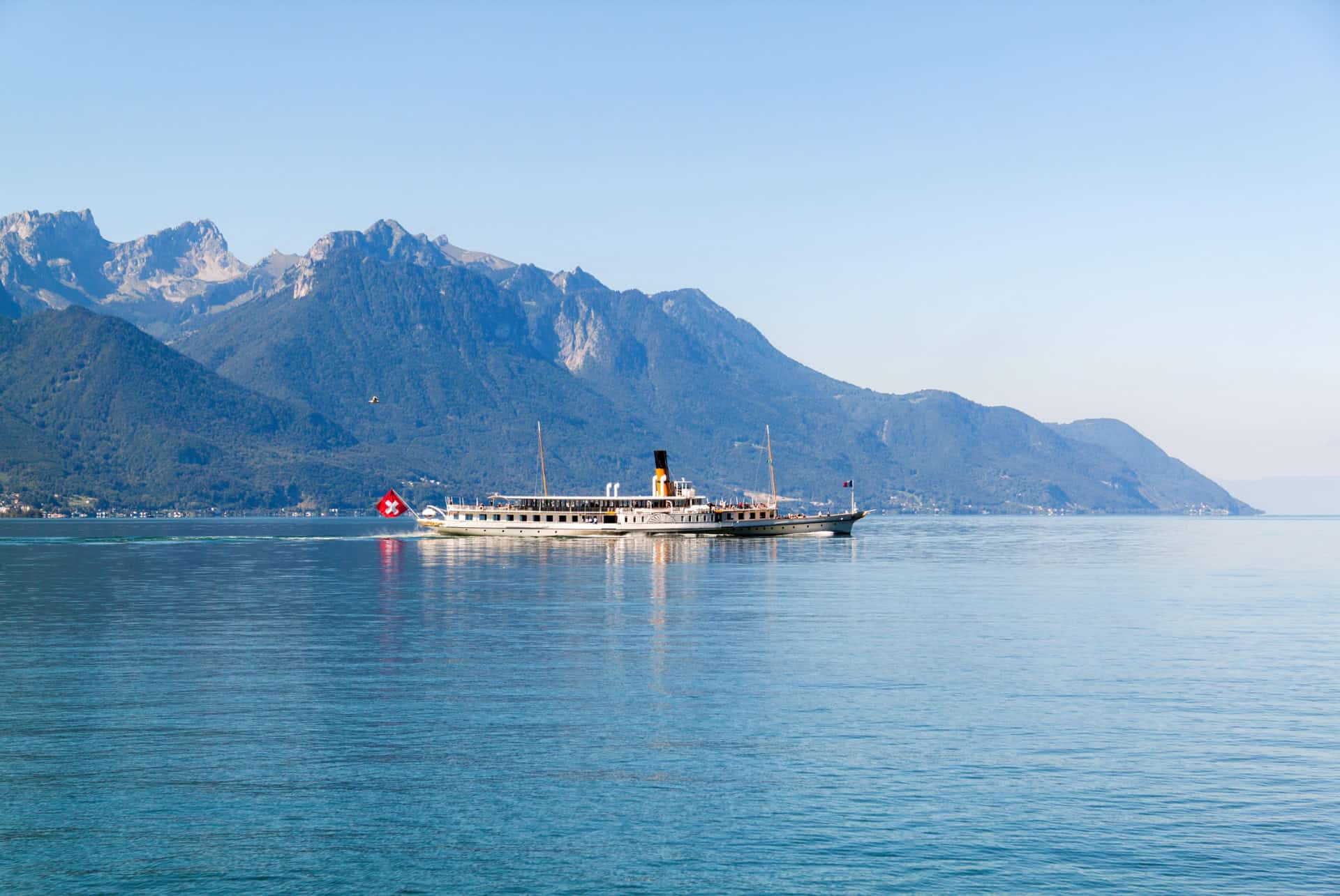bateau sur le lac leman