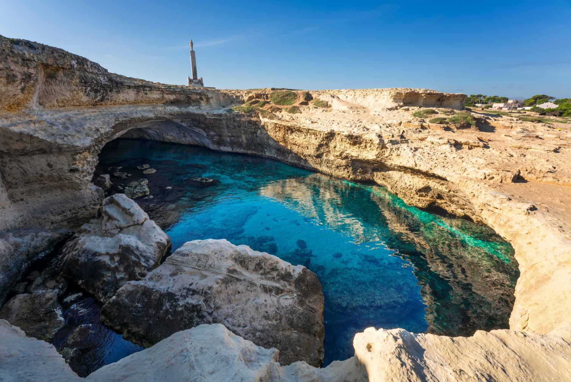 grotta della poesia dans les pouilles