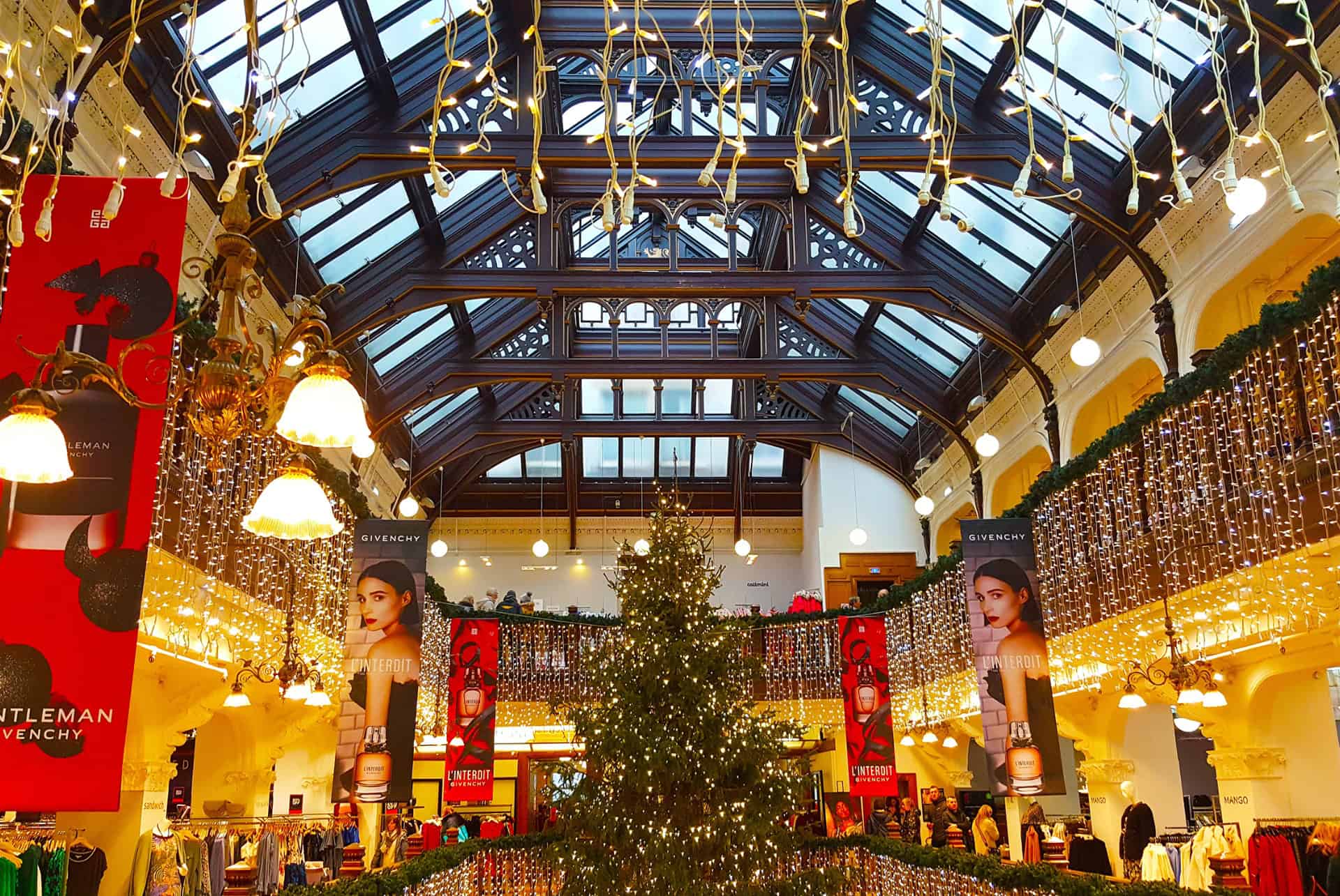 hall de jenners au moment des fetes edimbourg en 2 jours