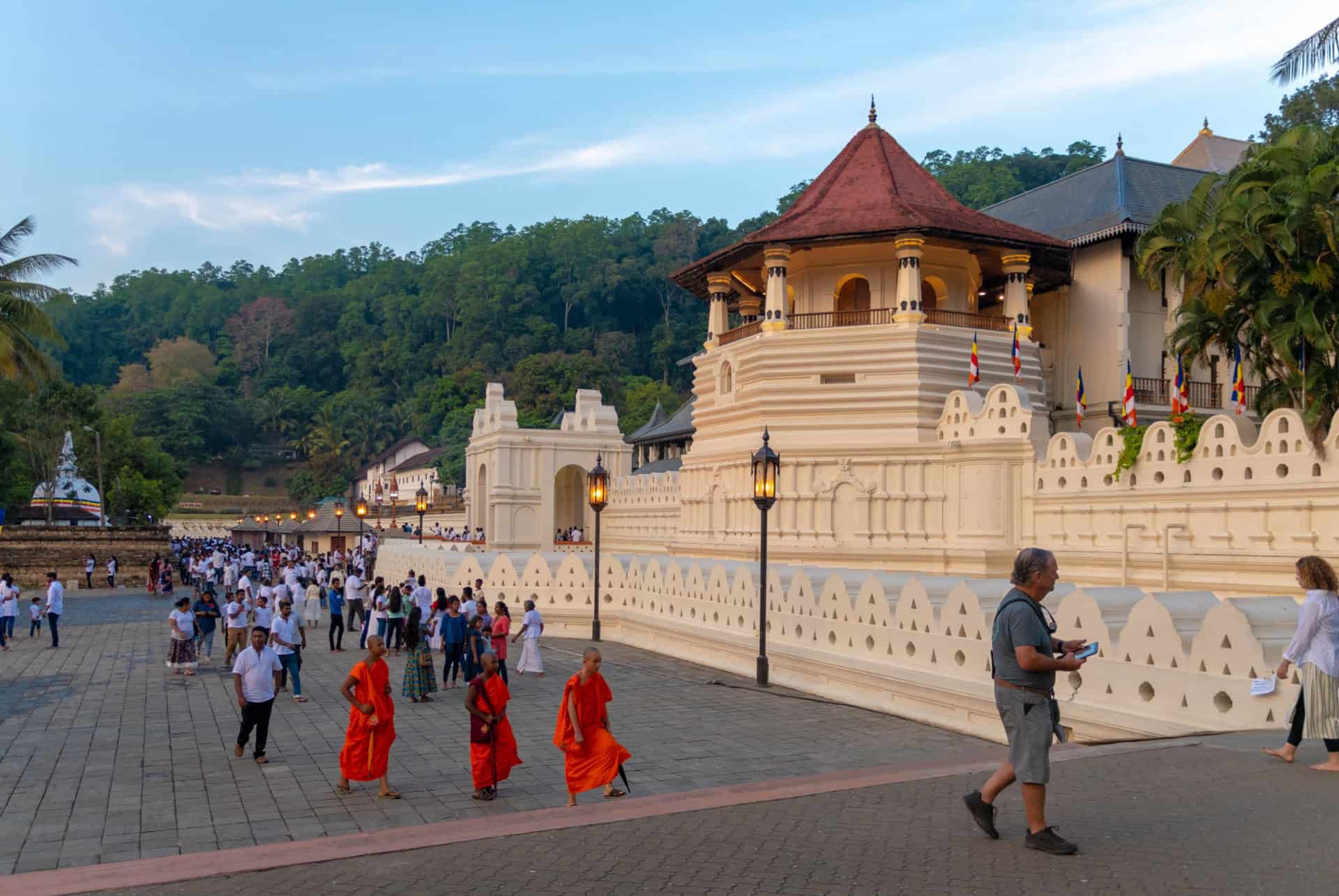 temple de la dent kandy sri lanka en juillet