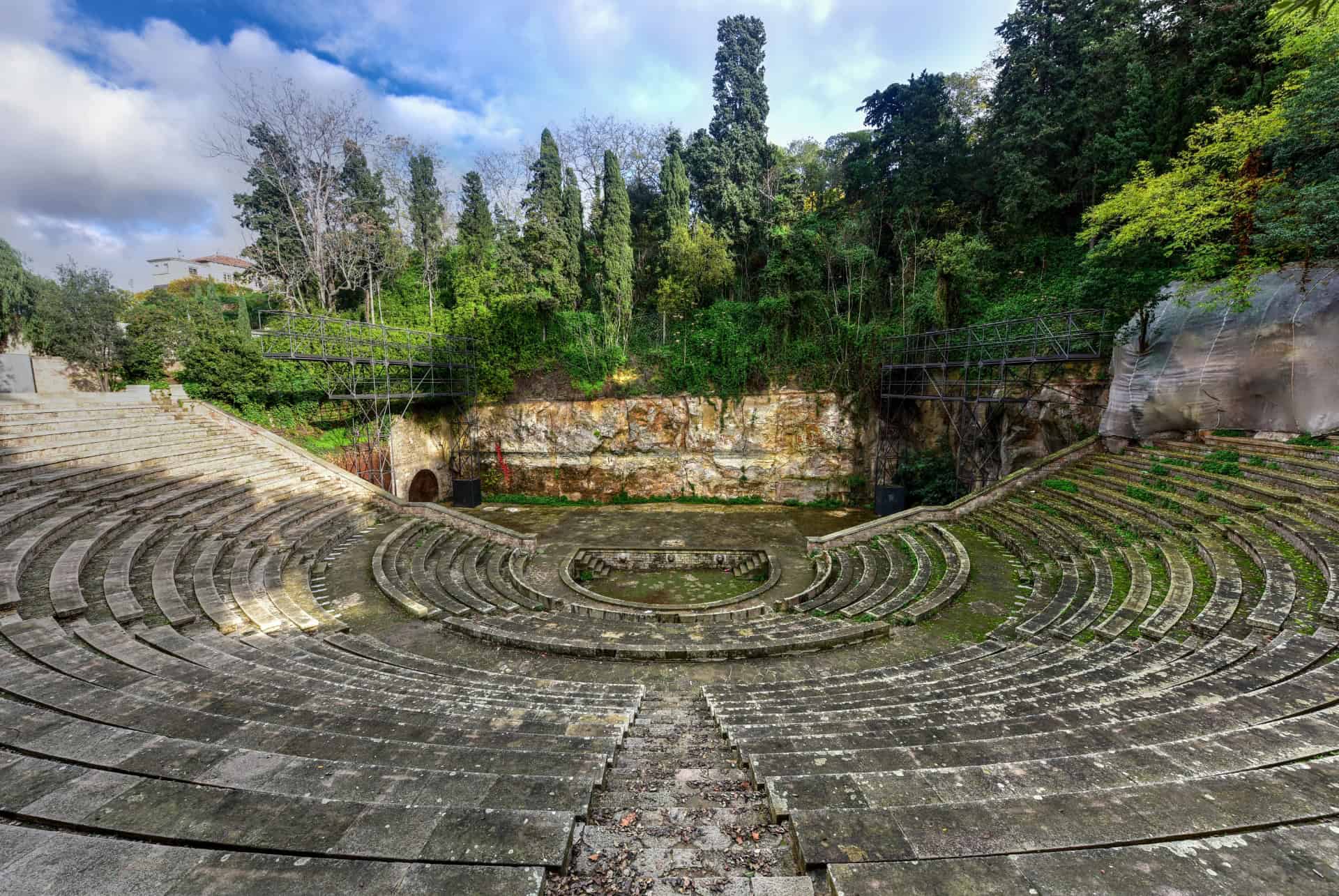 theatre grecque barcelone en juillet