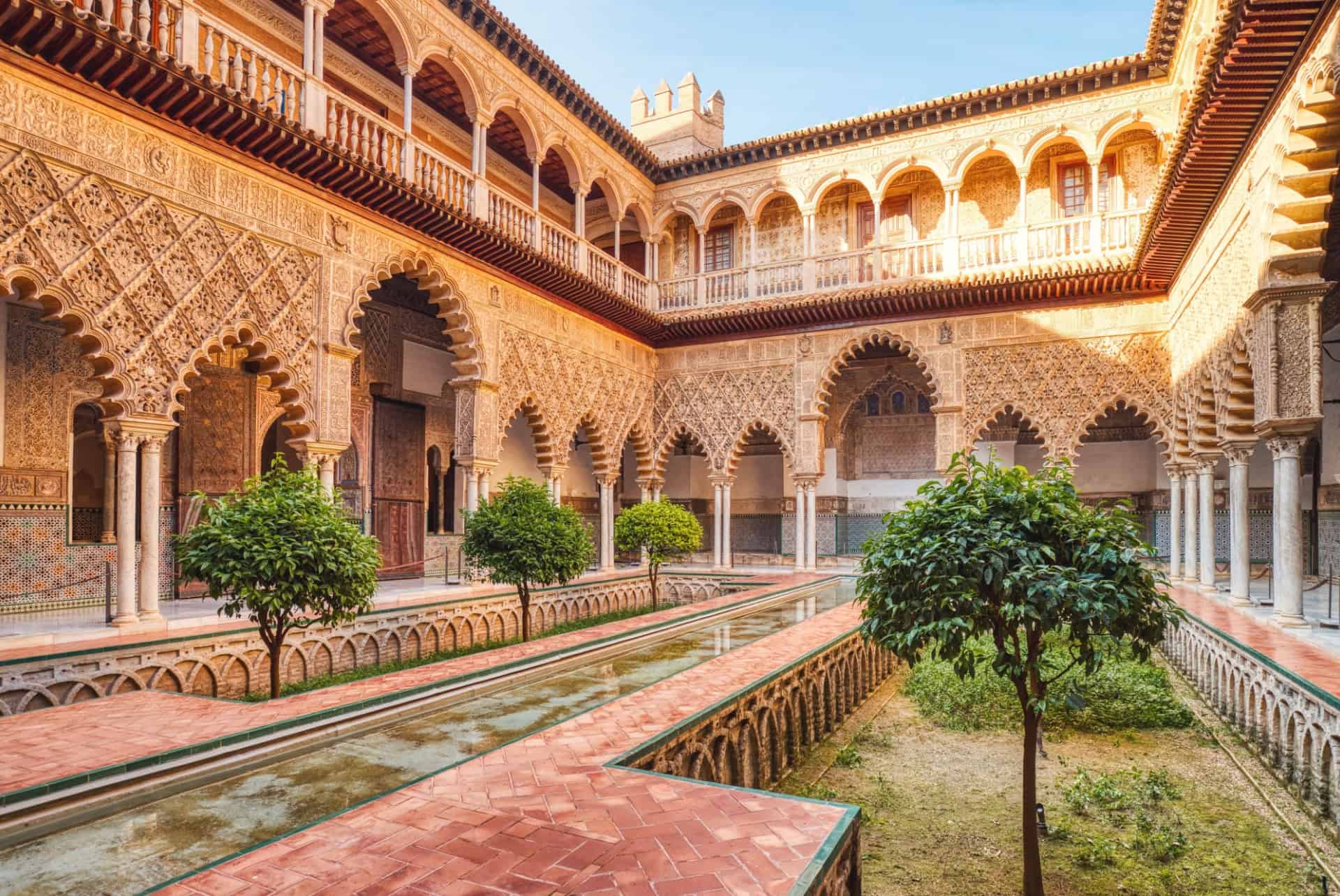 Patio de las Doncellas alcazar de séville