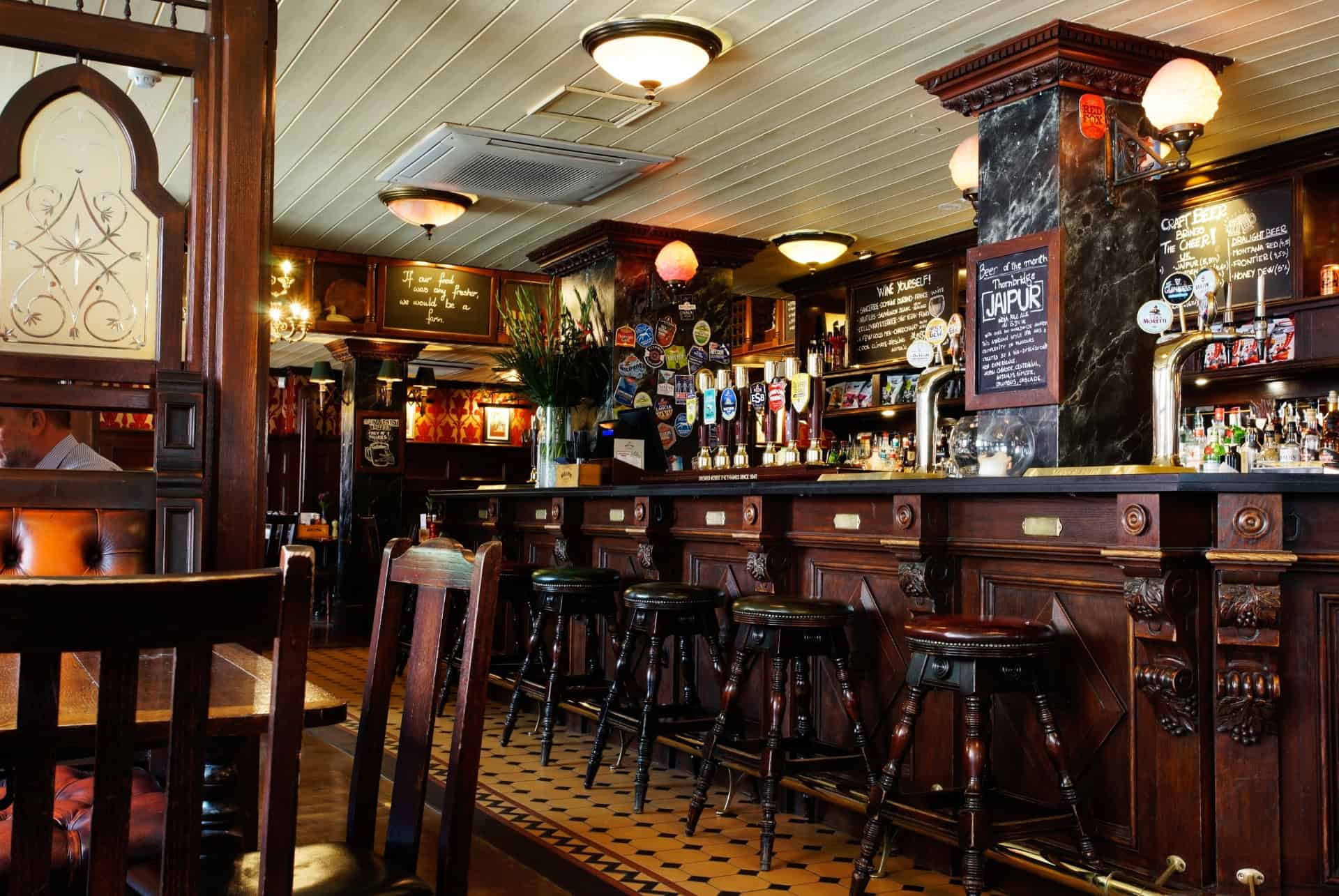 interieur pub ecossais