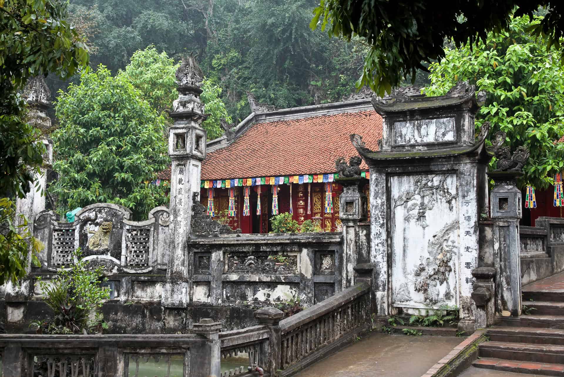 pagode des parfums vietnam en mars